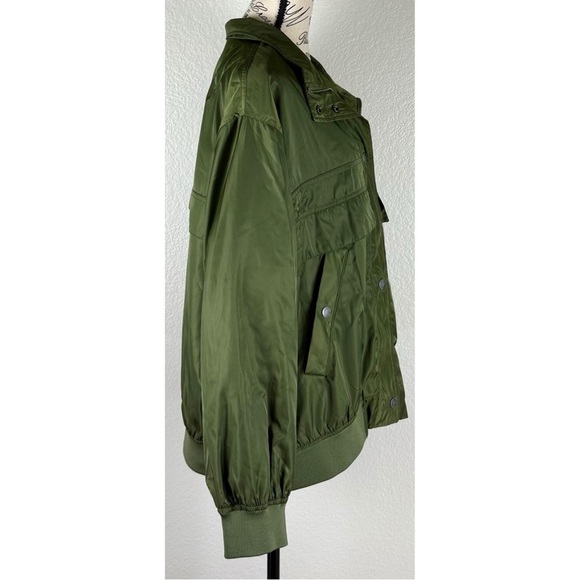Free People We The Free Here Right Now Green Bomber Jacket, size Large - Picture 5 of 13